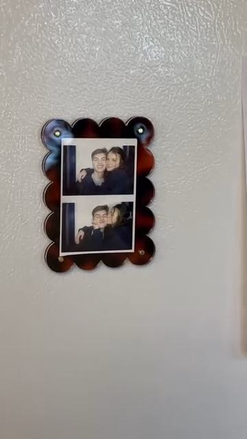 Mini Acrylic Picture Frame Magnet–Gold Glitter