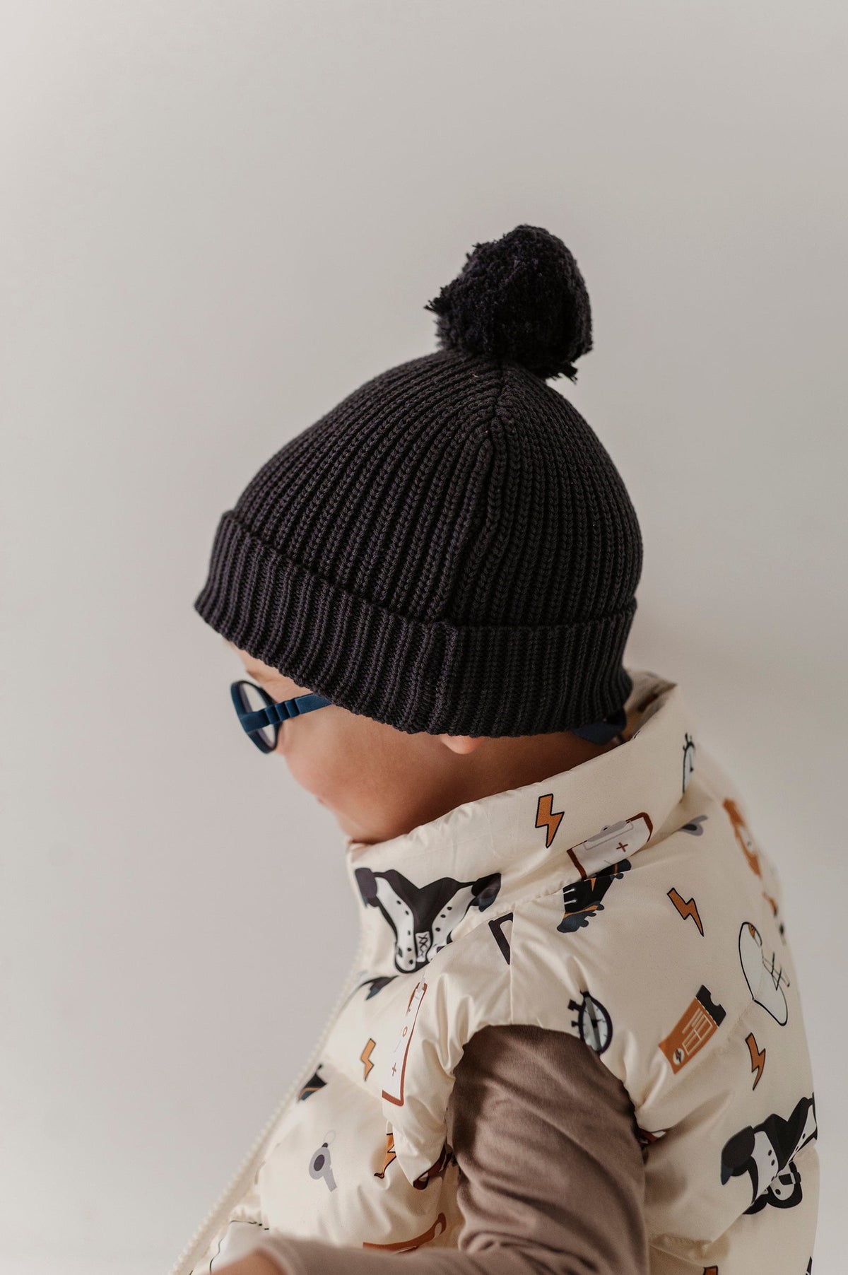 Knit Pom Hat in Charcoal