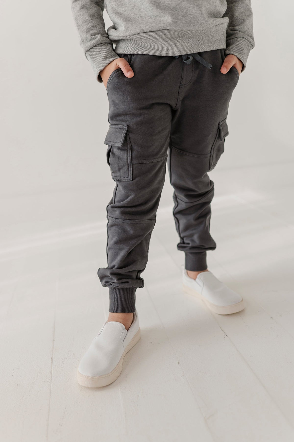 Boys Cargo Fleece Pant in Thunder