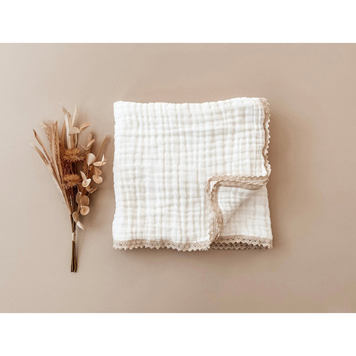 Cream Lace Muslin 6-Layer Blanket