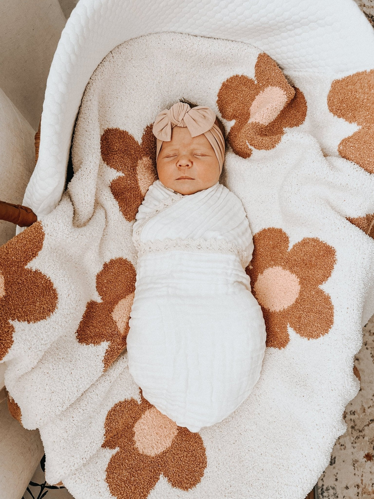 Cream Lace Muslin 6-Layer Blanket