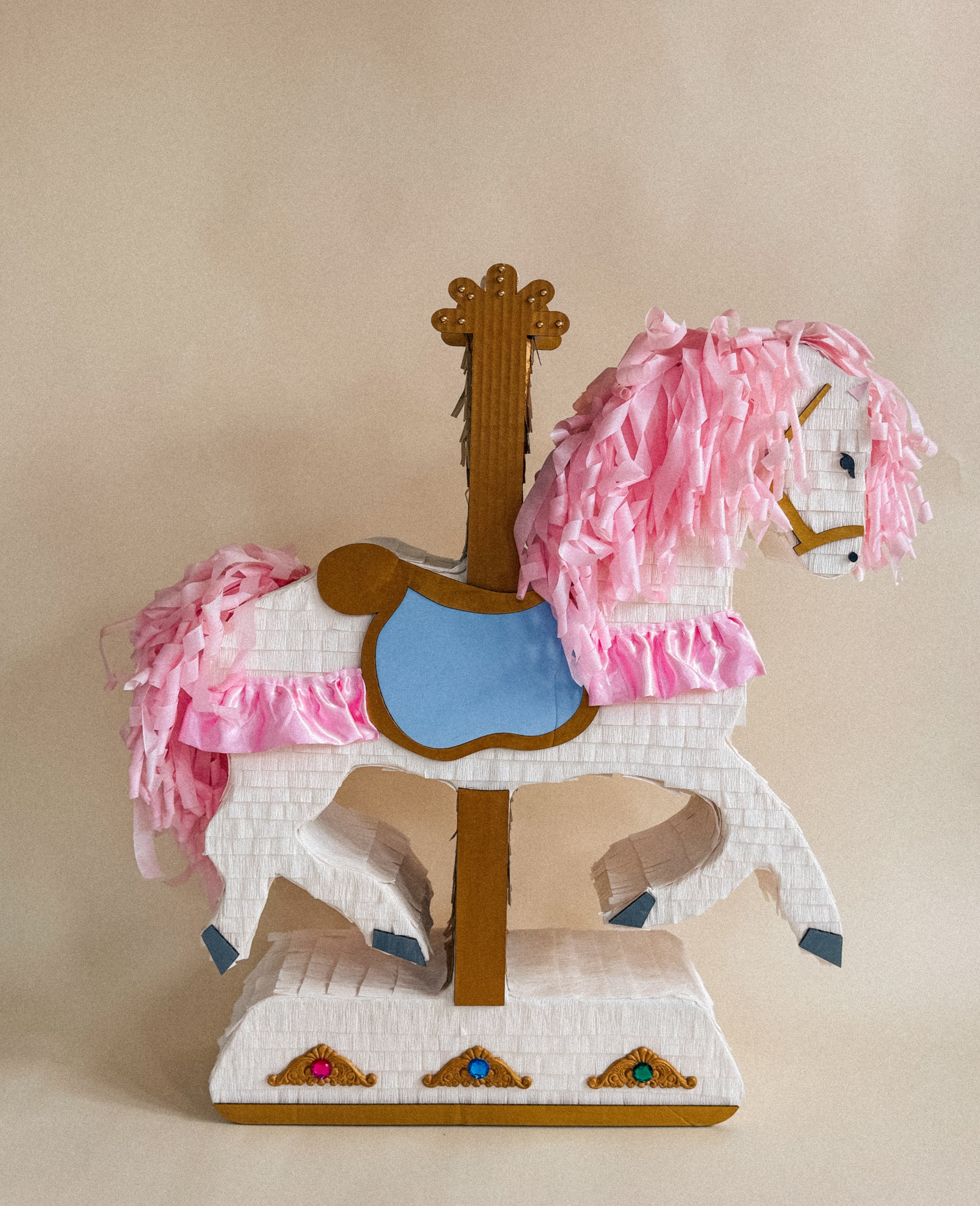 🎠 Horse Carousel Piñata – Handmade Fairground Centerpiece for Birthdays & Whimsical Celebrations