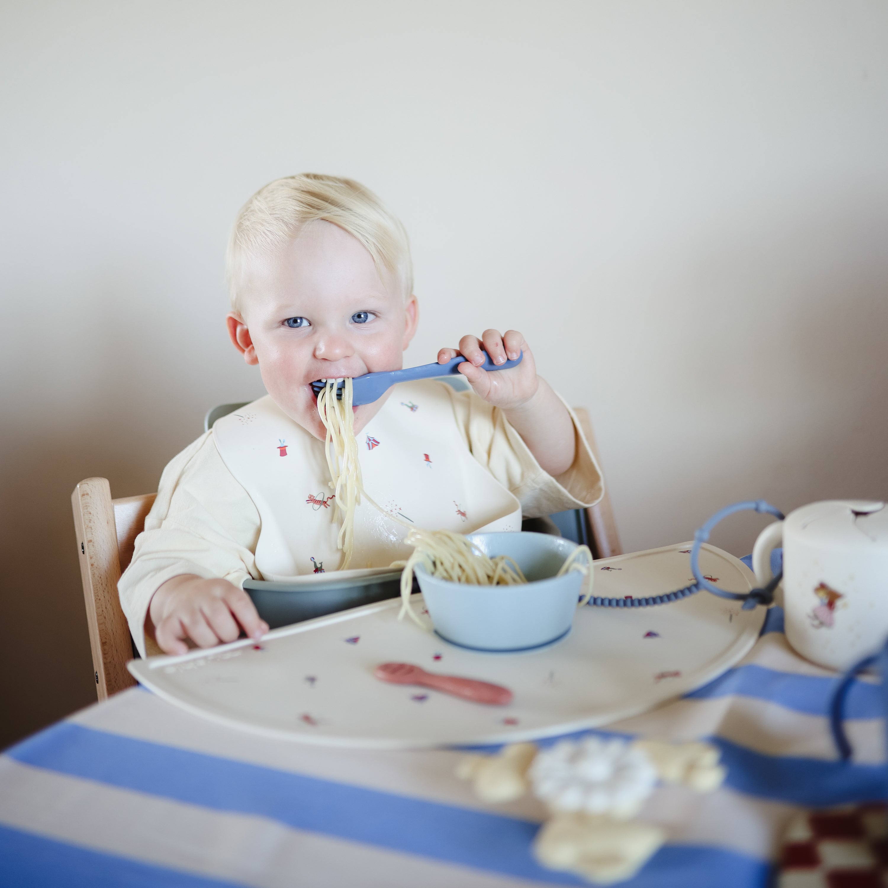 Silicone Baby Bib - Blush