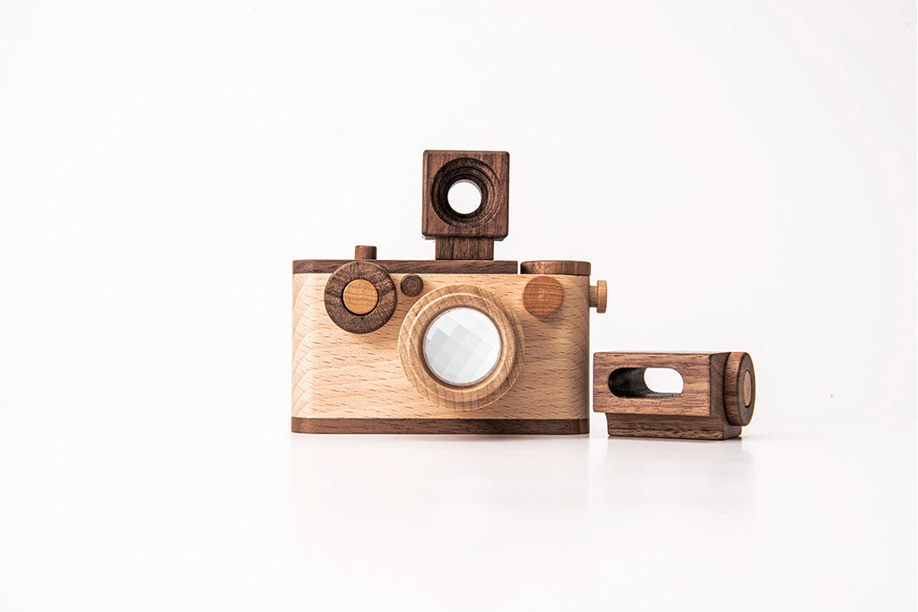 35MM Wooden Toy Camera Gift Set - Beech Wood with 2 Flashes