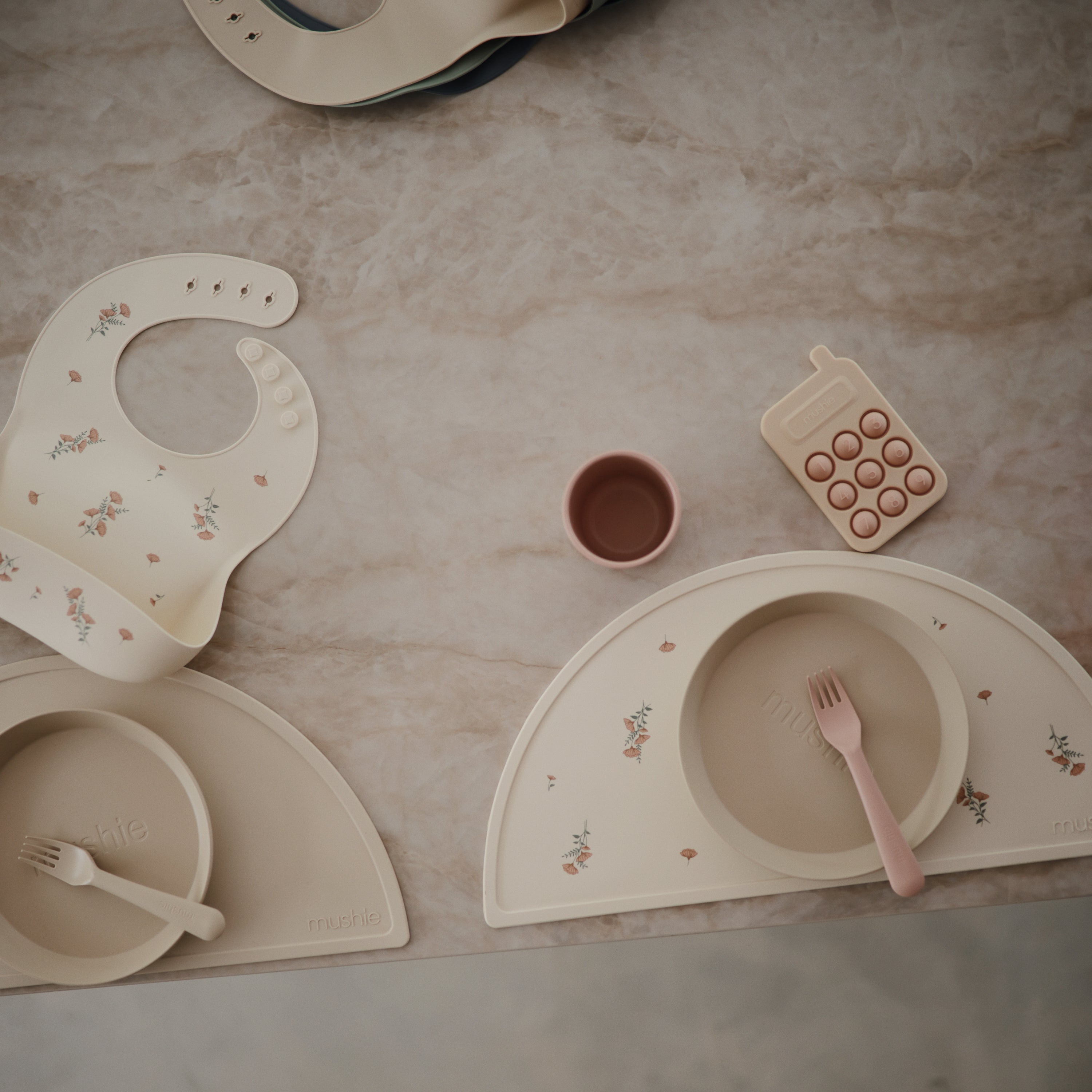 Round Dinnerware Plates