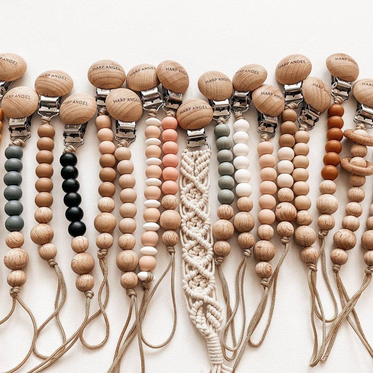 Pacifier Clip Harper (Camel & Blush)