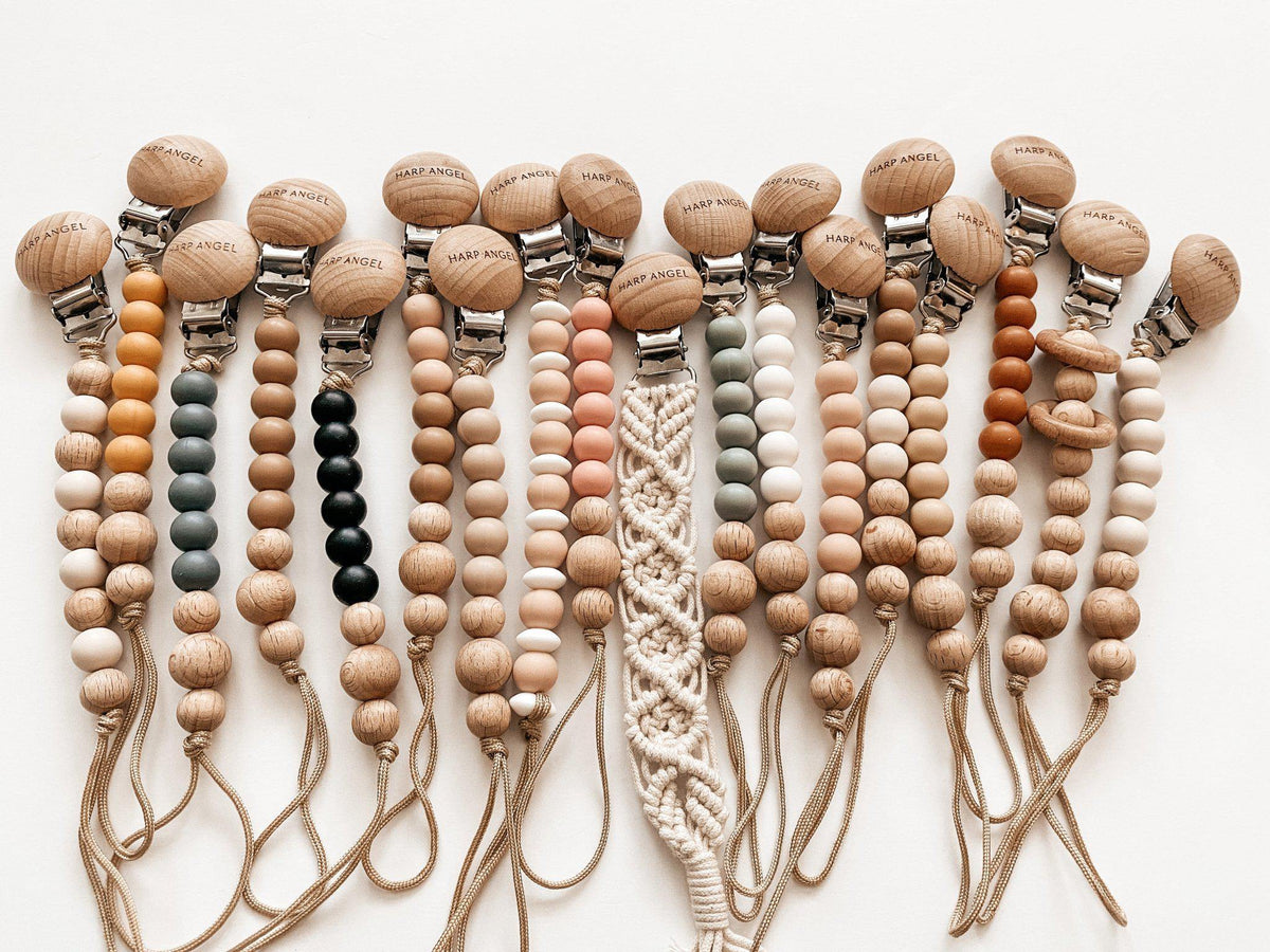 Pacifier Clip Harper – Cappuccino Silicone & Natural Wood Beads